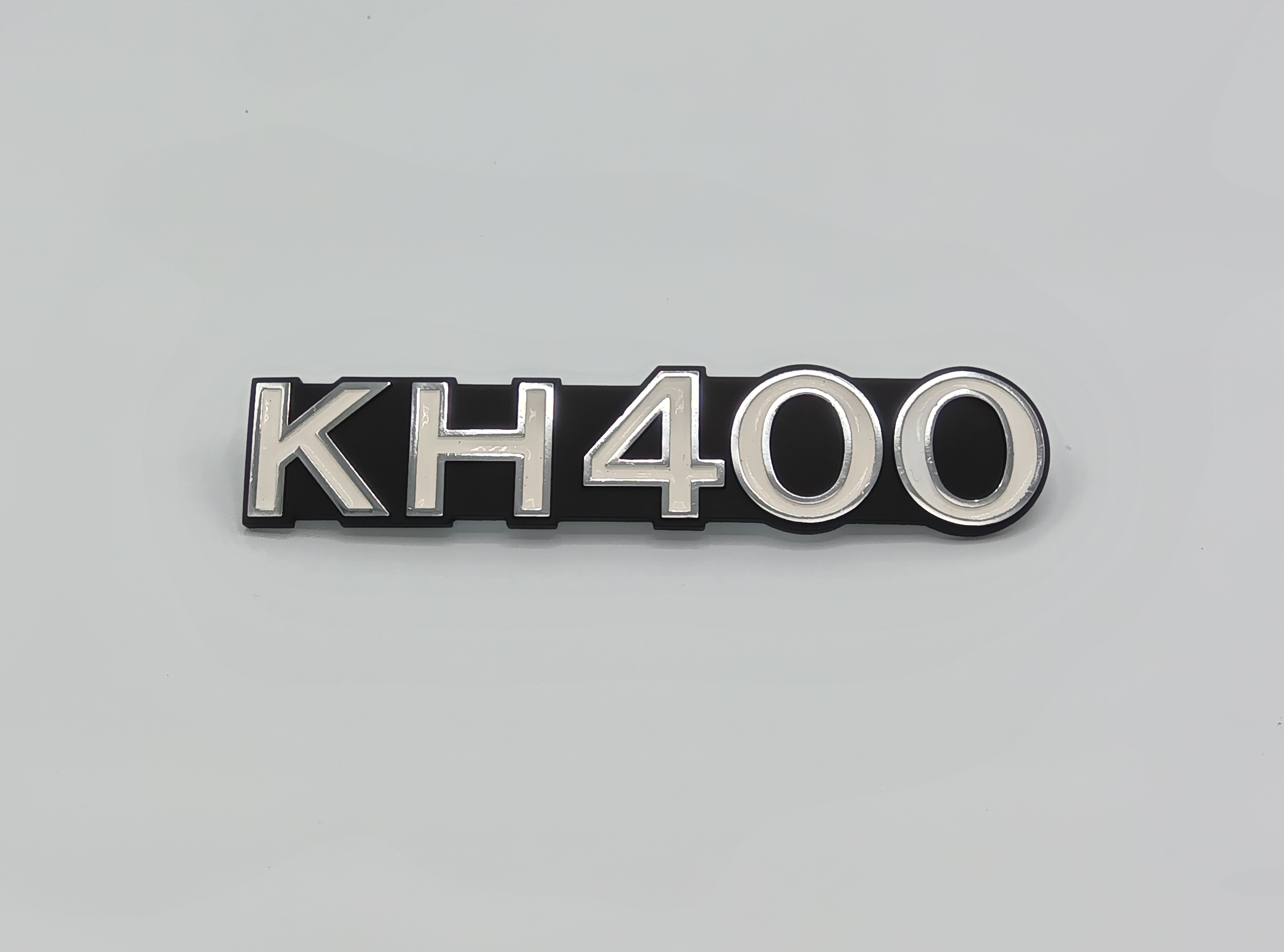 1975年 KH400 SIDE COVER EMBLEM "KH400"
